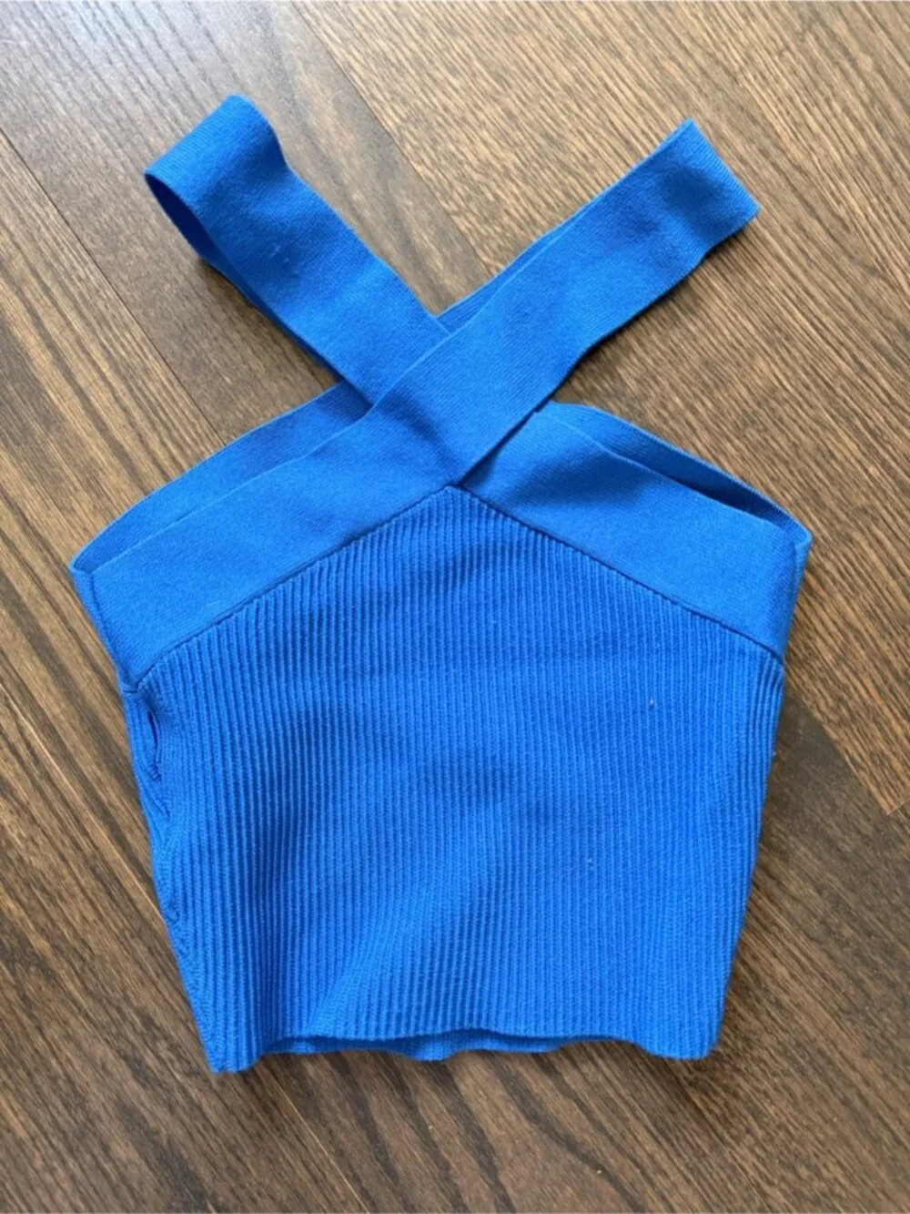 Aritzia Babaton Sculpt Knit Criss Cross Cropped Tank size XS